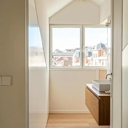 San Simon, Centrico En * Santander